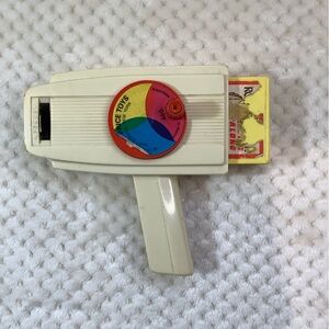 Vintage 1970s Fisher Price Movie Viewer w Road Runner Cartridge